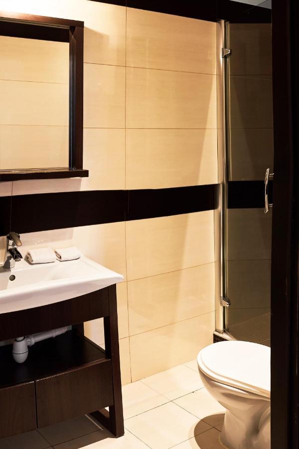Apartamenty Chleb I Wino Thorn Exterior foto