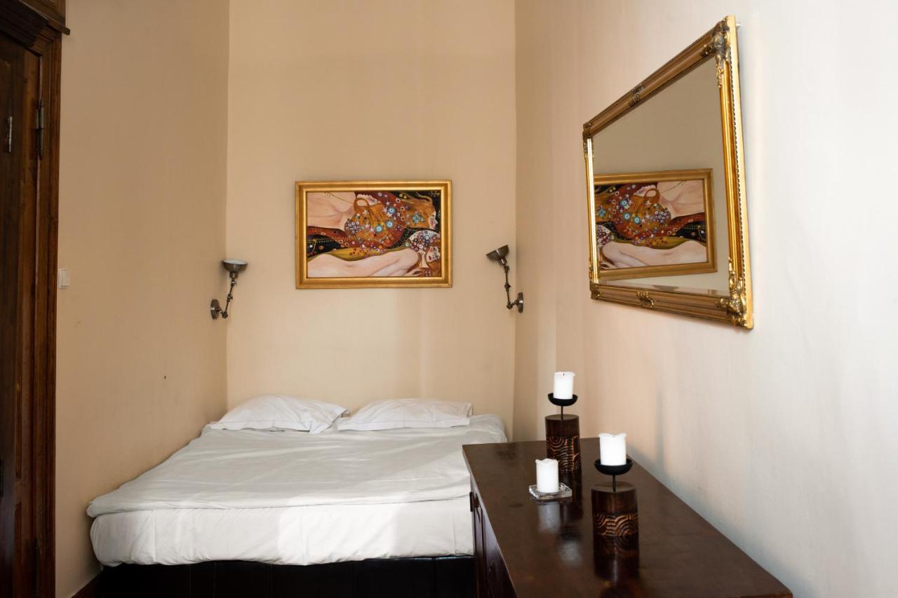 Apartamenty Chleb I Wino Thorn Exterior foto
