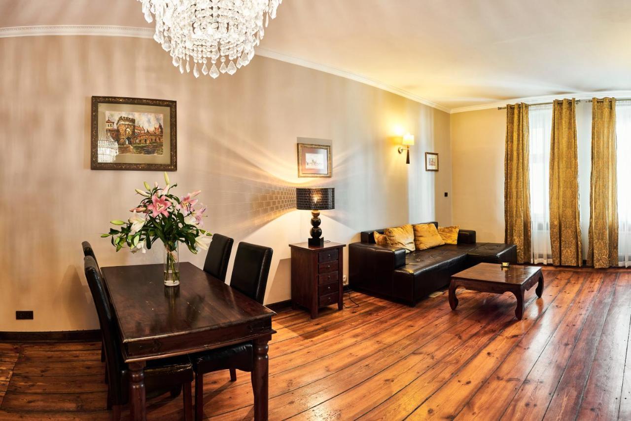 Apartamenty Chleb I Wino Thorn Exterior foto