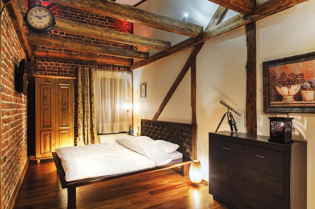 Apartamenty Chleb I Wino Thorn Exterior foto